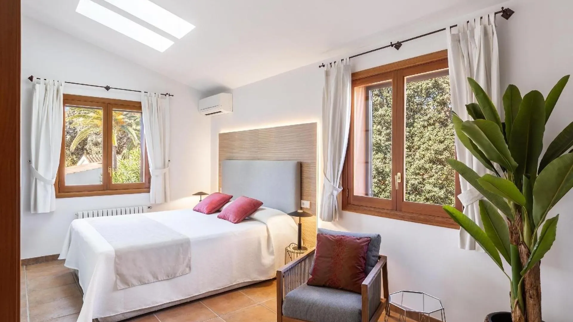 Schoenes Haus Mit Pool Direkt Am Meer Costa De Los Pinos Semesterbostad